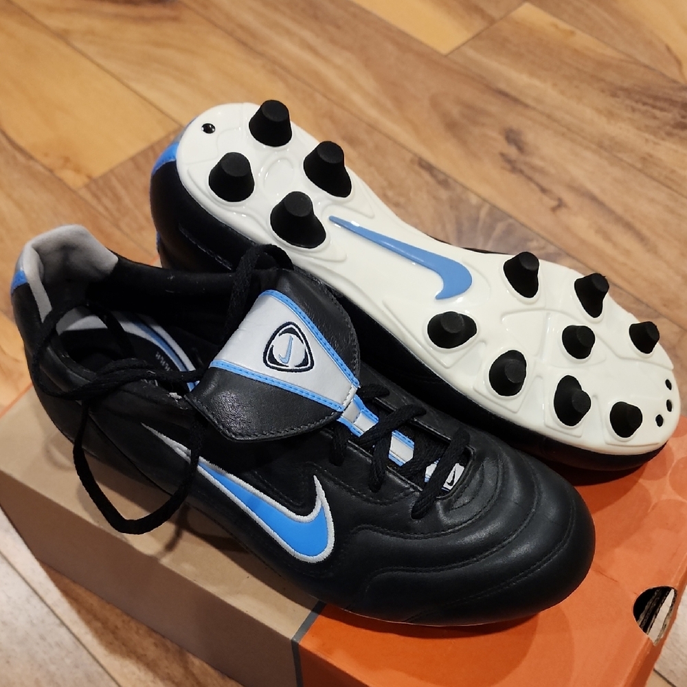 Women's Air Zoom Comfort Fg-E Black and Blue Soccer Cleats with White Soles